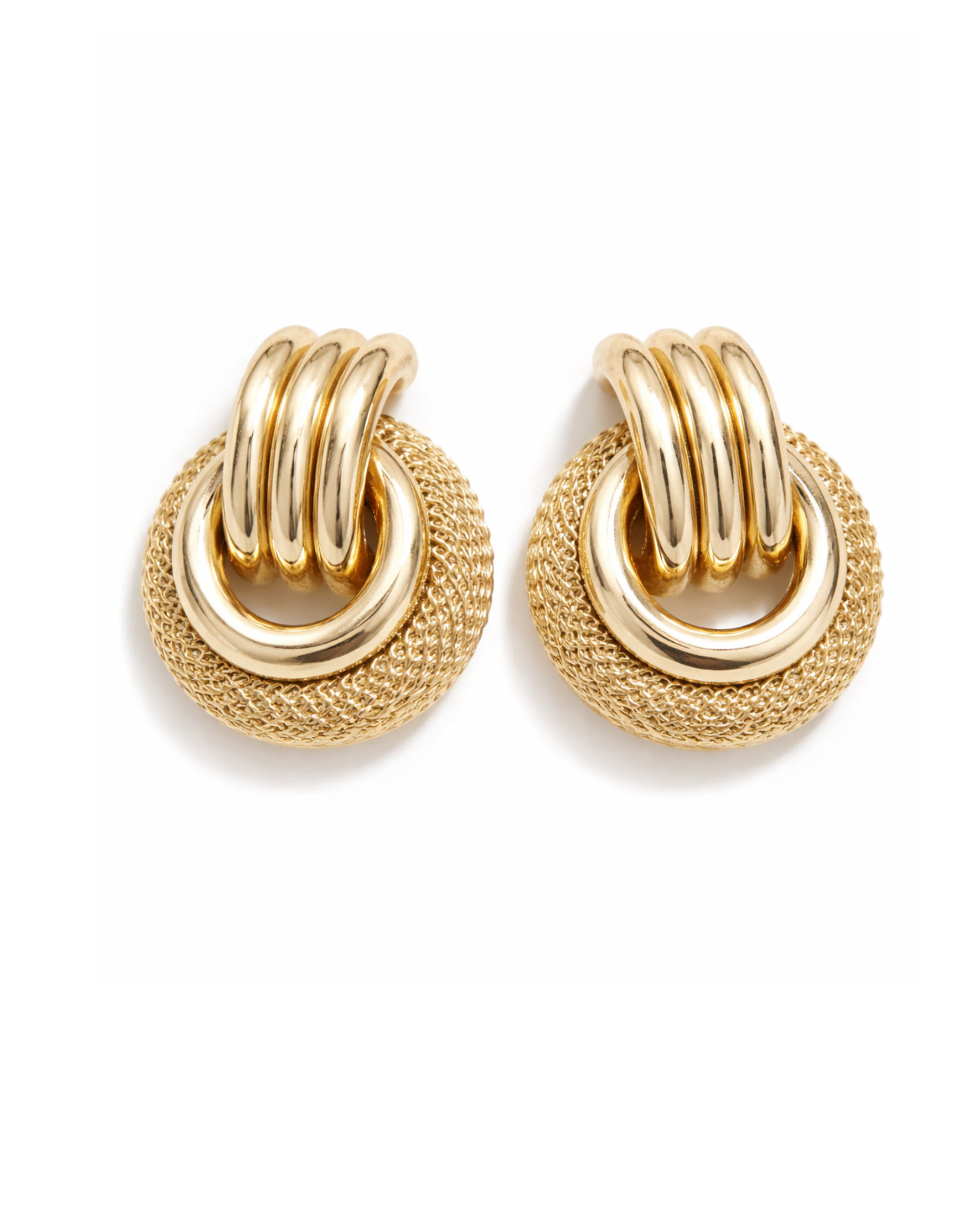 Aretes Nudo Dorado Textura Premium  en Rodio AC10