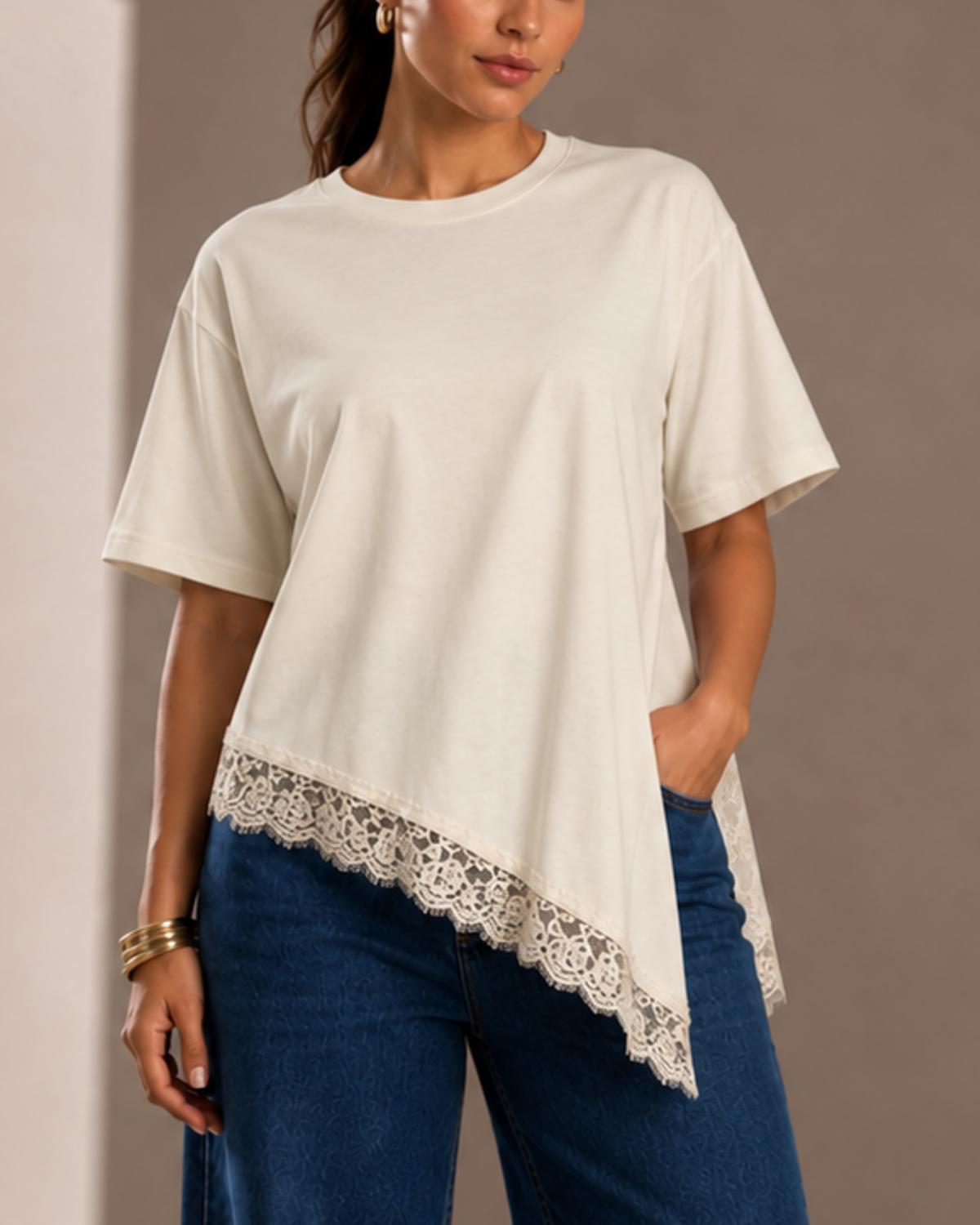 Camiseta Asimétrica Lace Essence BL05